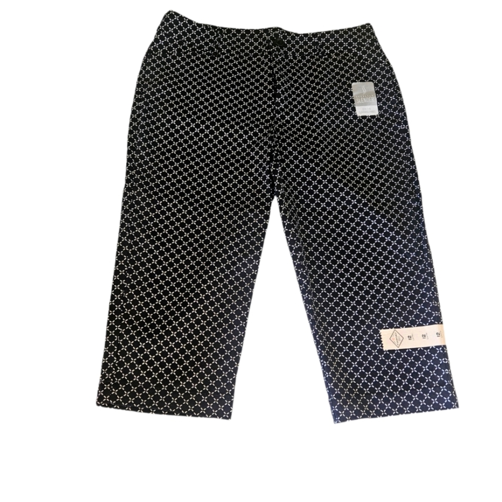 St. John's Bay Slender Women's Capri - Size 12 -BLK/WHT